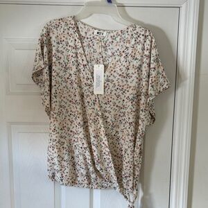 Must Have Floral Wrap Blouse - Cream